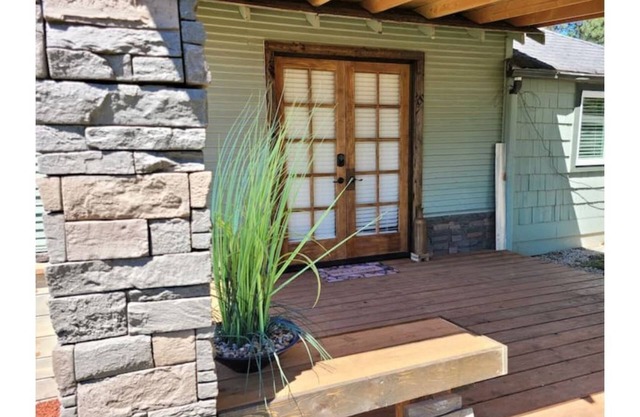 Cabin Homes with its Own Private Access Park