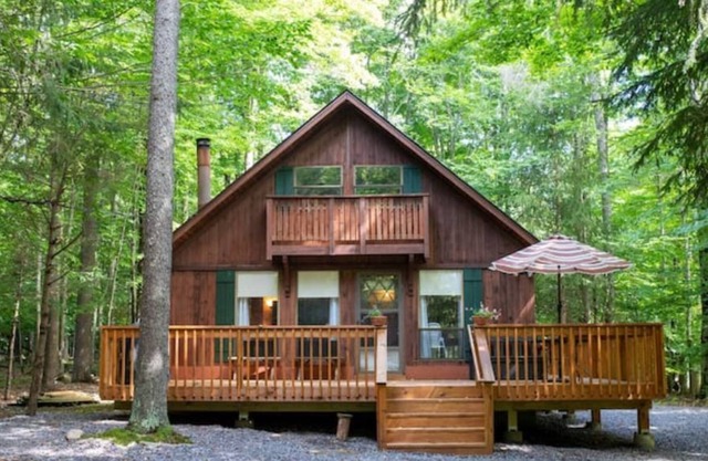 Cabin in Big Bass Lake w/ Wi-Fi, Fireplace and Firepit