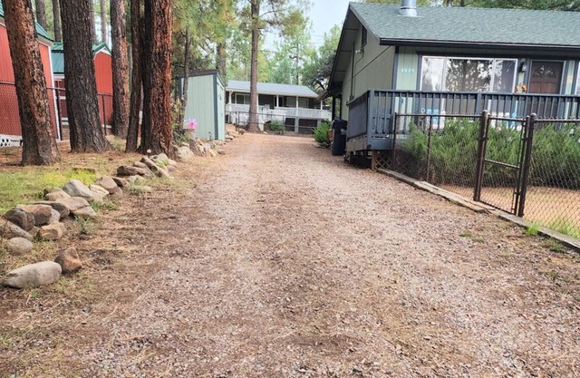 Cabin in Strawberry Cool for Summer. Warm for Winter. Pine trees, Elk, and Relax