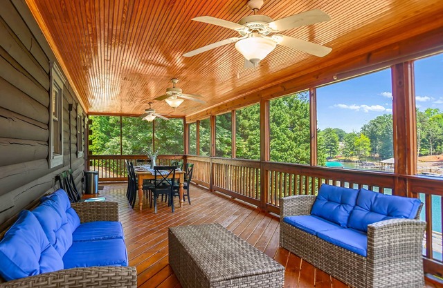 Cabin on the Cove on Lake Norman!