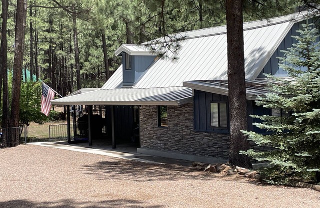 Cabin Retreat in Forest Lakes . 2 hours from the Valley