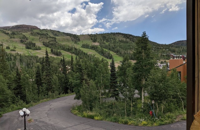 Cabin style condo in Brian Head Ski Resort