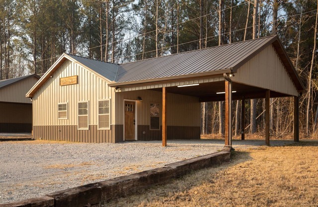 CABINS OF LAY LAKE AT BEESWAX CABIN #1