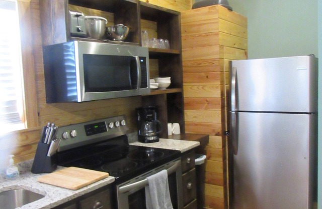 CABINS OF LAY LAKE AT BEESWAX CABIN #2