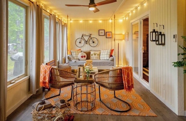 CaddyShack~ Newly remodeled townhome yards from back 40 bike trails