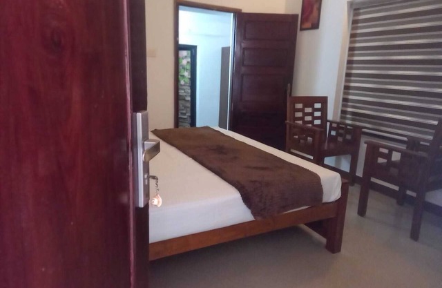 Calm and Pleasant 2-bedroom resort with AC and wifi in Cherai beach