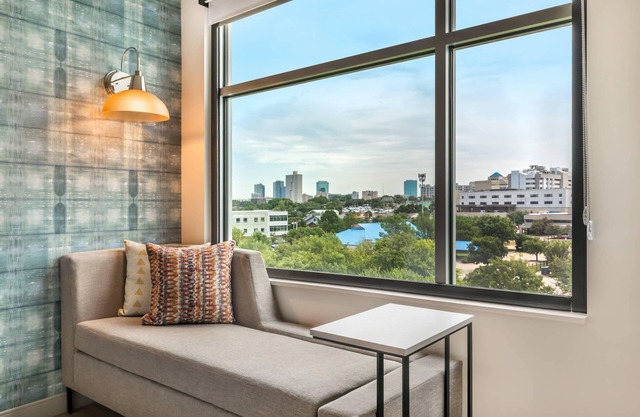 Cambria Hotel Fort Worth - Medical Center