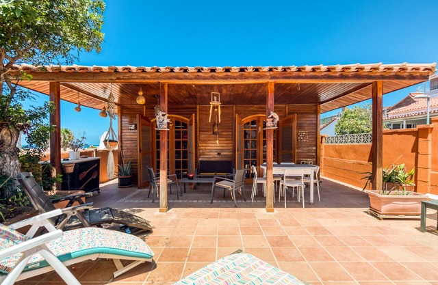 Camping Cabin - Private Solarium & Pool - BBQ