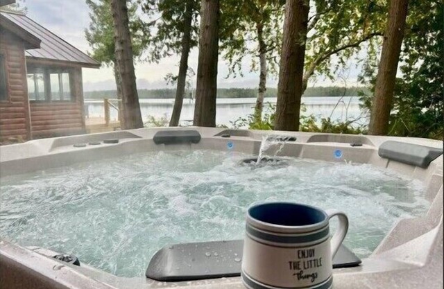 Camp Windy Dock: Enjoy the Crisp Fall Air and Lakeside Charm