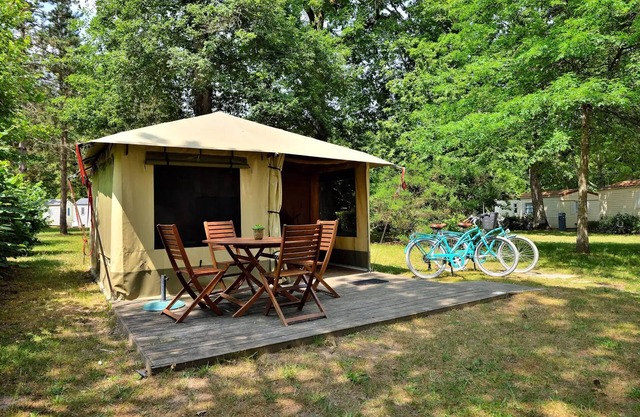 Camping Étang de la Vallée* - Nature Lodge 3 rooms 4 people Without sanitary facilities