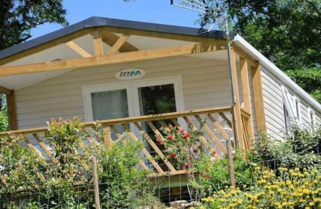 Camping 3 étoiles - Piscine - ccaaaff