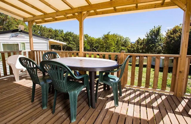 Camping Alpes Dauphiné * - Residential Mobile Home 2 bedrooms 5 people