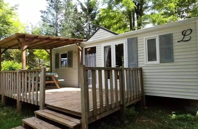 Camping de la Grande Prade * - Residence Mobile comfort walnuts with semi-covered wood terrace 18 m2 6 people
