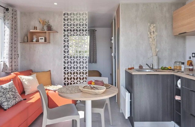Camping Le Raguenès Plage* - Bora 2-room mobile home for 2/3 people