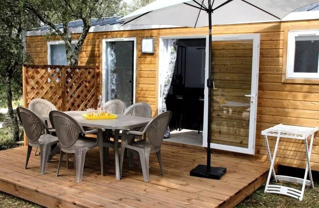 Campsite Les Chênes * - MOBILE HOME Comfort Plus Air-conditioned - TV - 2 ch - 32.80m2/Jasmin and Mimosa 4 people