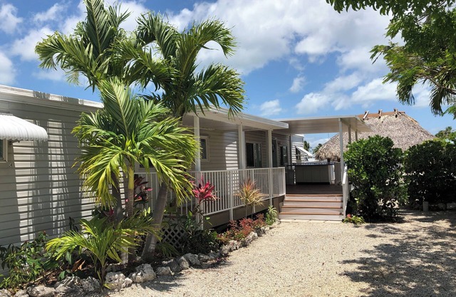 Canal front 2-bedroom mobile home in Key Largo