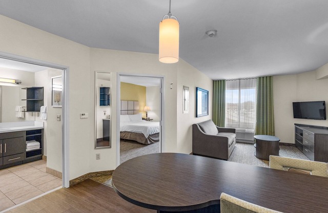 Candlewood Suites Erie by IHG