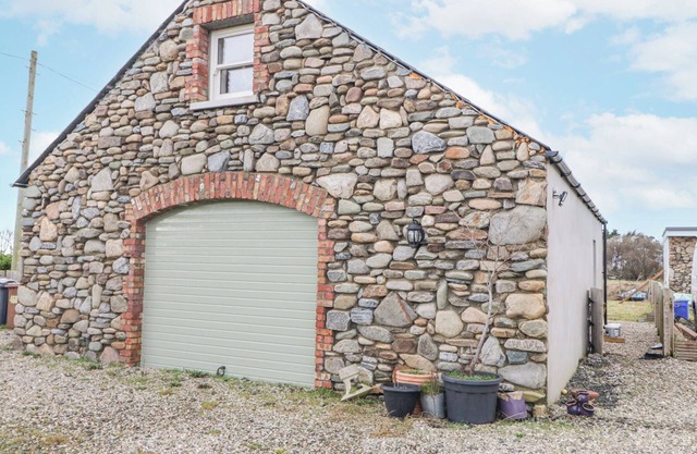 CANNING COTTAGE, family friendly, with a garden in Limavady