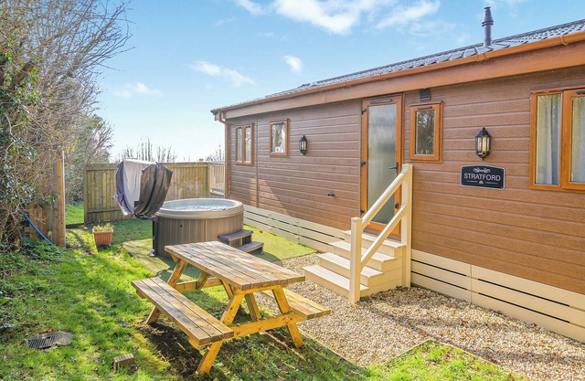 Cannington Lodge (Pet friendly)
