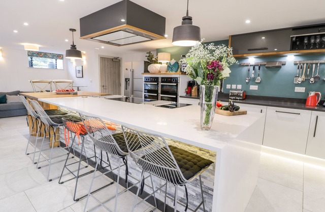 Capel Mawr, Basement 19