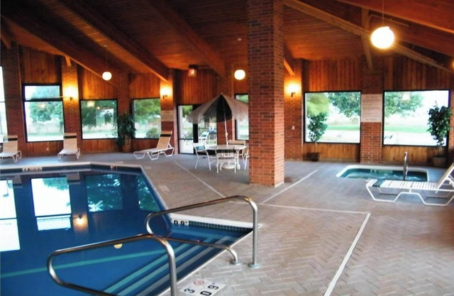 Capital O Amerihost Inn and Suites Mexico Hwy 54 MO