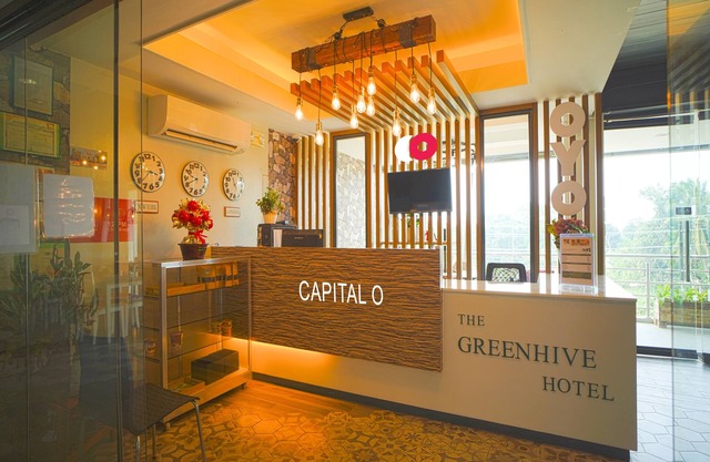 Capital O Vaccinated Staff - OYO 785 The Greenhive