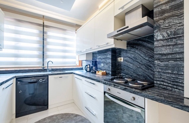 Captivating Flat with Balcony near Besiktas Pier