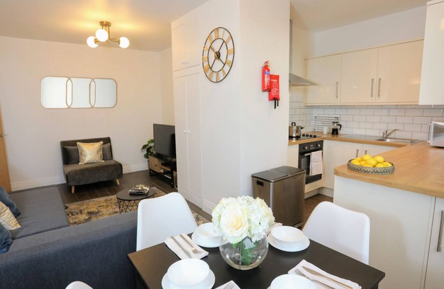 Captivating & Modern 1Bedroom/1Bathroom with free parking in Watford