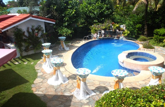 CARASUCHI VILLA GARDEN