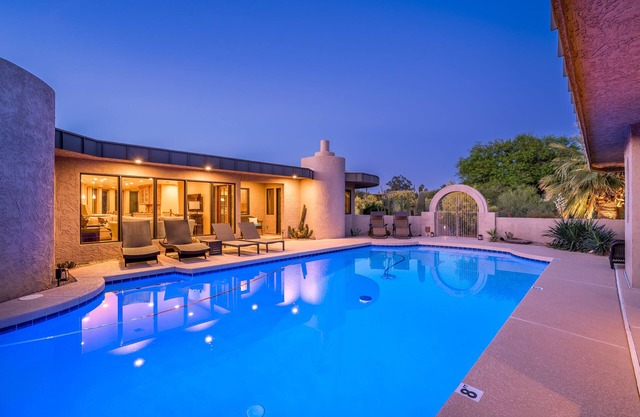 Carefree Crest: Jaw Dropping VIEWS, Pool, 2 Casitas, Outdoor Living!