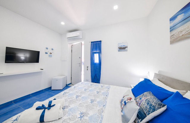 Carolina Rooms - The room in the center of Ischia!