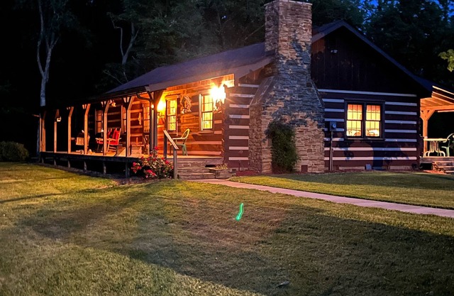 Carol’s Cabin in the Woods in Historic Hoosier Hills