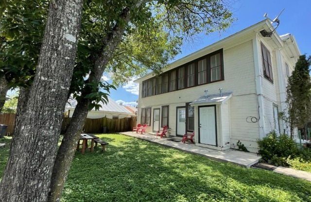 Carriage House - Medina Suite 1