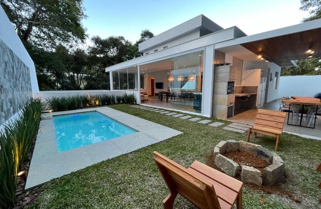 Casa 10 Floresta Boa Vista - Piscina Privativa, Adega e Conforto em 4 suítes