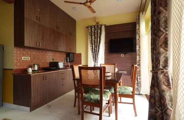 🌿 Casa Albela | Luxe 4BR Boho-Chic Suite with Balcony in Central Bangalore