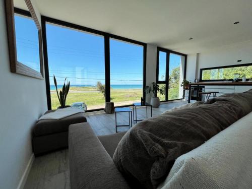 Casa Altamar - Casa Con Vista Al Mar en Playa Cruz del Sur, Chapadmalal Para 6 PAX Con Parrilla y Cochera - Hola Sur