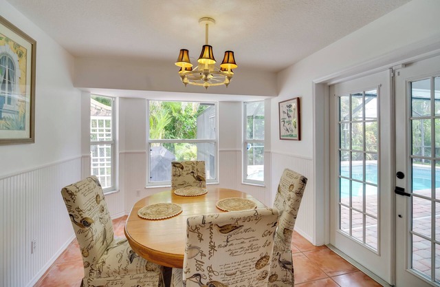 'casa Blanco' Escape w/Fire Pit in Sebastian!