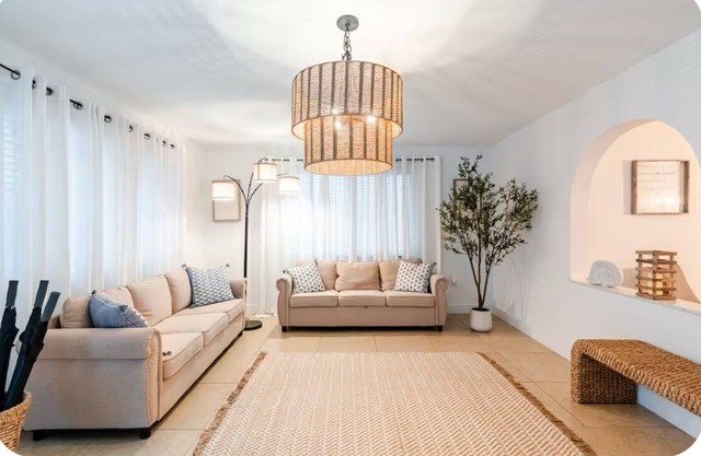 Casa Brickell. Prime Location! Coastal Vibes. Free Parking. Sleeps 14.