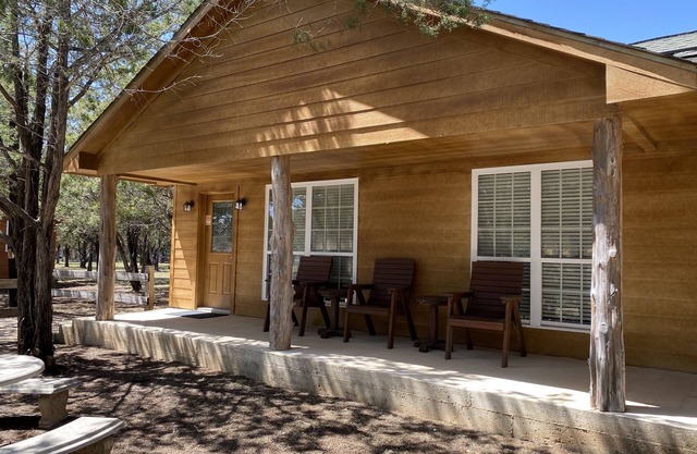 Casa Cabin A, 1BR/1BA, Sleeps 4, Porch, Grill, Firepit