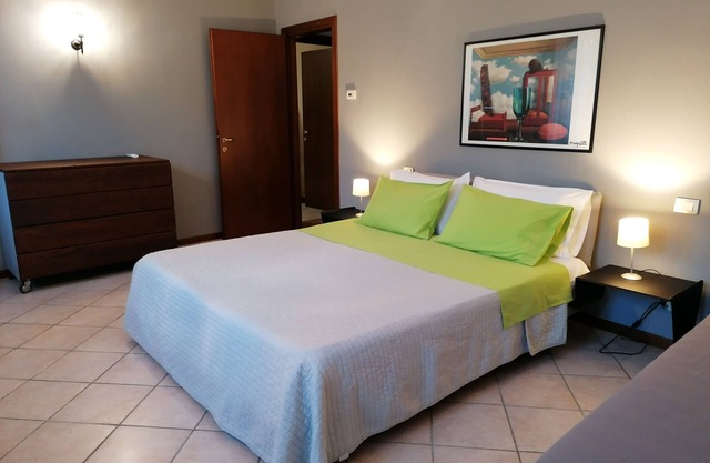 Casa Clelia - Between Brescia and Lake Garda 2 large rooms, living room, kitchen