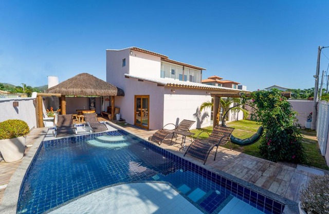 Casa com piscina 4 suites Bosque de Geriba