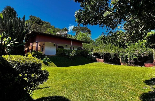 Casa com piscina,Bilhar,PiongPing,Pembolim e 4Suites