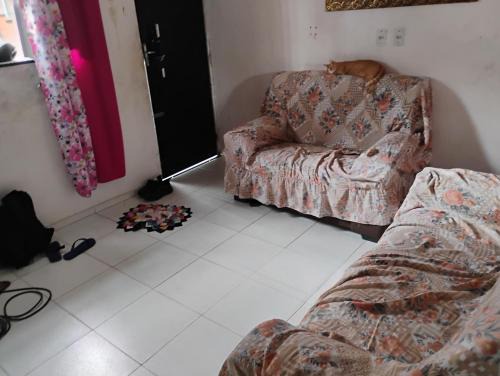 Casa com sala , 1 quarto cozinha, banheiro e área de lavar , próximo a ponto turístico parque do utinga