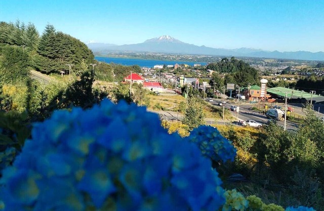 Casa con Vista Panorámica al Lago y Volcán