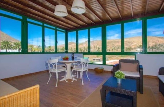 Casa Crisana - Four Bedroom House, Sleeps 7