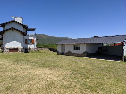 Casa de huéspedes con pileta.