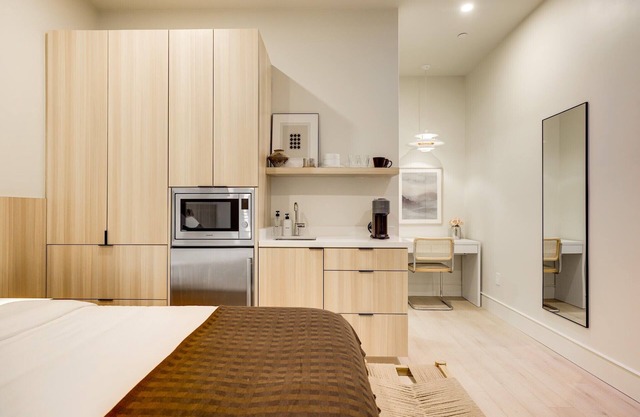 Casa De La Vina Unit 6 - Boutique Suites