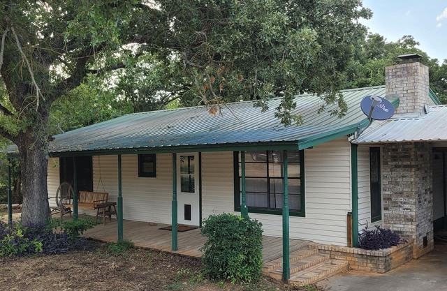 Casa del Lago Proctor, TX near Promontory Park