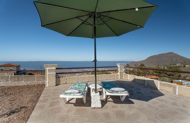 'Casa Eyden Sunset View' with Private Terrace and Wi-Fi