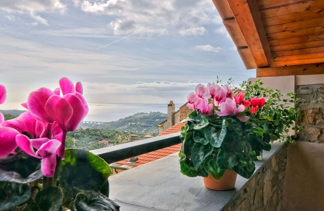 (Casa Felice is a two bedroom apartment sleeps 5)